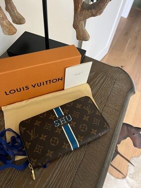 Louis Vuitton Zippy Monogram Organizer Wallet